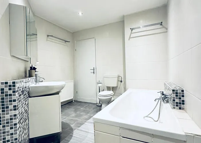 Amazing 2br Apt, 16-mins To Blumengaerten *